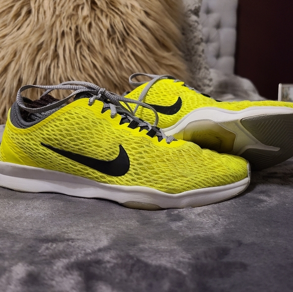 Nike Zoom Training Shoe - Picture 2 of 3